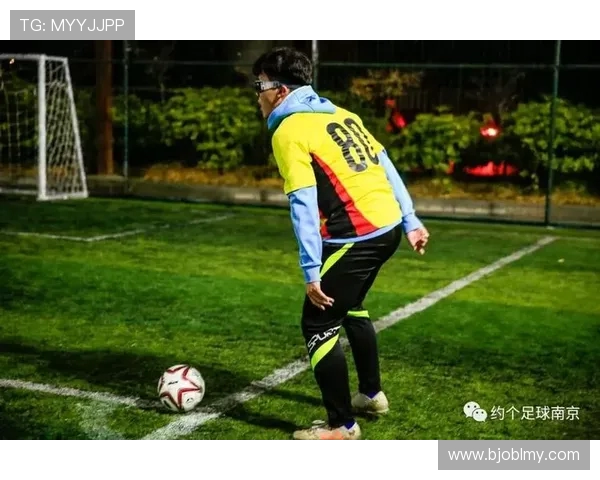 南京足球队总决赛精彩表现分析团队协作的力量与战术执行 南京足球队总决赛精彩表现分析团队协作的力量与战术执行