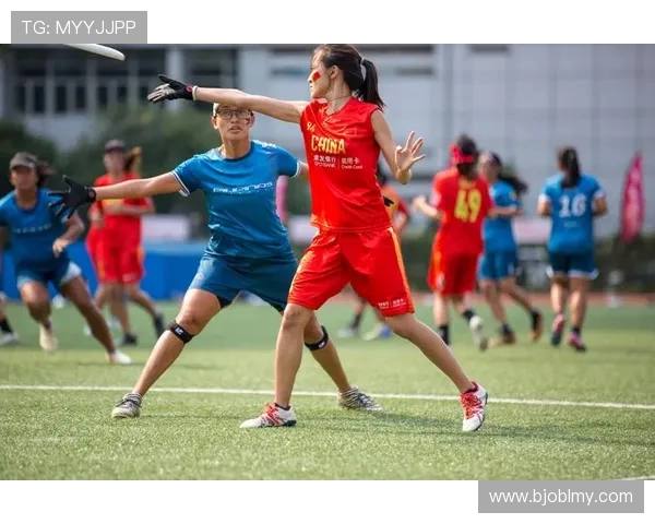 武汉飞盘队与上海飞盘队赛后复盘分析意识碰撞与战术较量