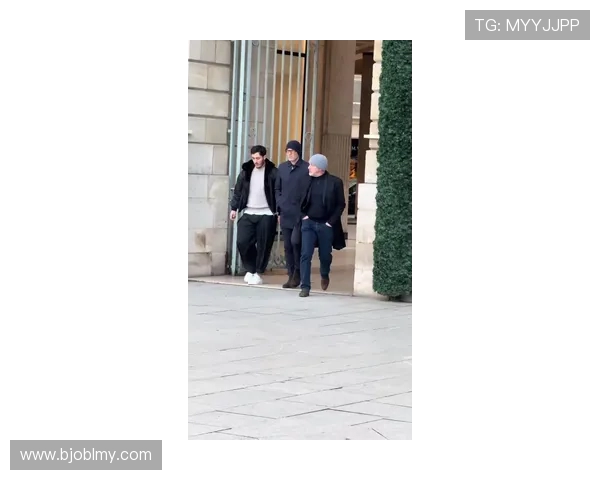 齐内丁·齐达内：传奇球员到顶级教练的非凡人生与足坛影响