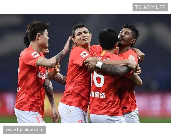 国安与恒大巅峰对决精彩回顾球迷热情不减的足球盛宴 国安与恒大巅峰对决精彩回顾球迷热情不减的足球盛宴